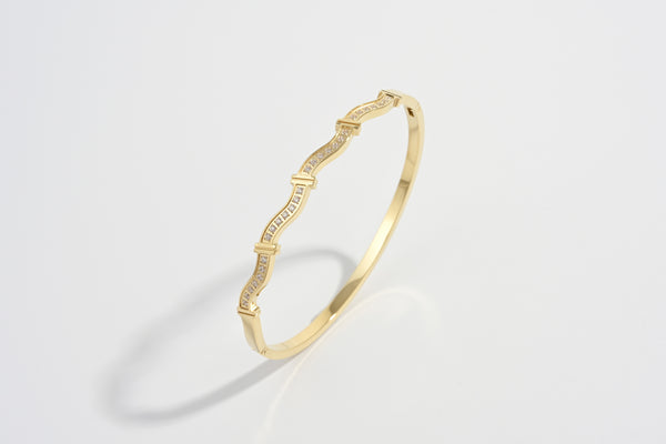 Wavy Elegance Bangle