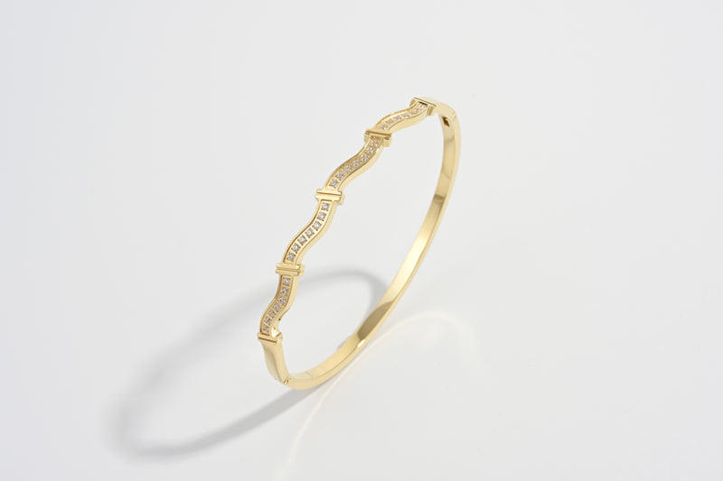 Wavy Elegance Bangle