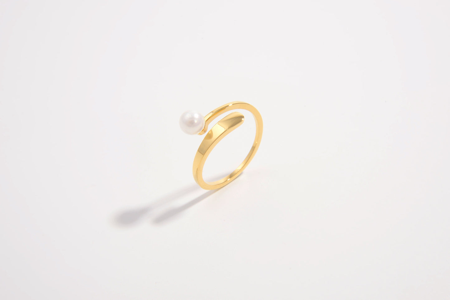 Pearl Embrace Ring