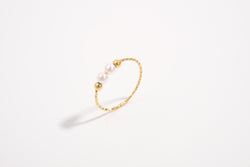 Lune Pearl Ring